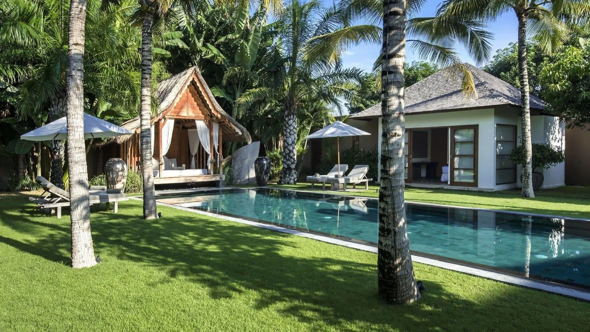 Villa Tiga Puluh Seminyak