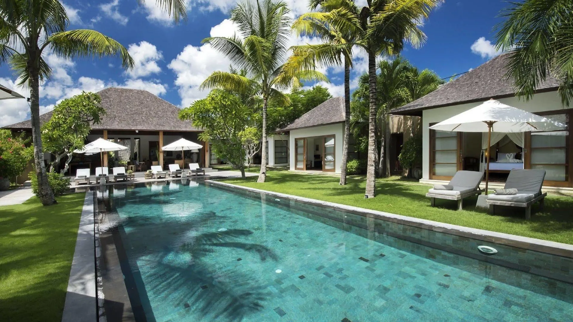 Villa Tiga Puluh Seminyak